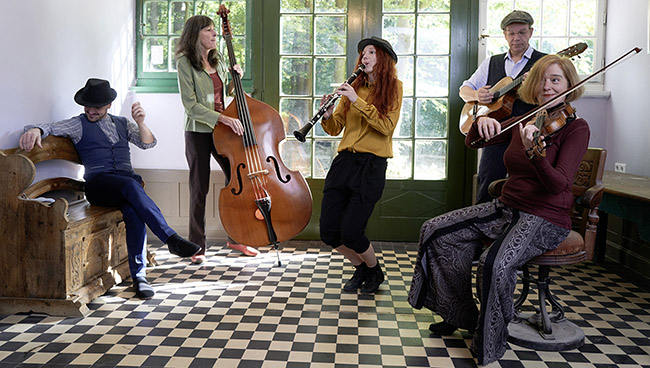Mischpoke: Klezmer High Life