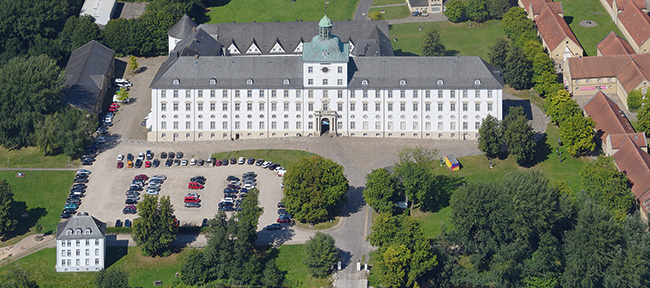 Schloss Gottorf mit Nydamboot